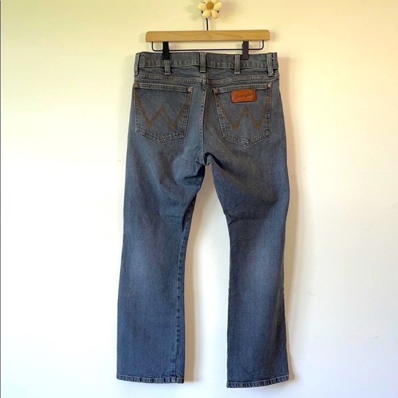 Wrangler Gray Straight-Leg Jeans Versatile Style - Picture 8 of 14